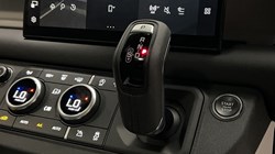 2025 (25) LAND ROVER DEFENDER 3.0 D250 X-Dynamic SE 110 5dr Auto 5268549