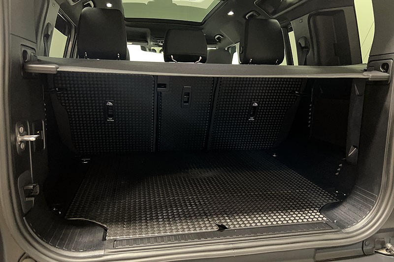 2025 (25) LAND ROVER DEFENDER 3.0 D250 X-Dynamic SE 110 5dr Auto 5268566