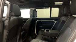 2025 (25) LAND ROVER DEFENDER 3.0 D250 X-Dynamic SE 110 5dr Auto 5268564