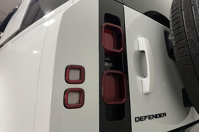 2025 (25) LAND ROVER DEFENDER 3.0 D250 X-Dynamic SE 110 5dr Auto 5268569