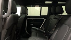 2025 (25) LAND ROVER DEFENDER 3.0 D250 X-Dynamic SE 110 5dr Auto 5268526