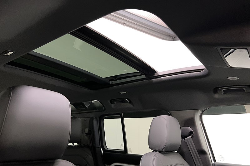 2025 (25) LAND ROVER DEFENDER 3.0 D250 X-Dynamic SE 110 5dr Auto 5268543