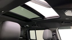 2025 (25) LAND ROVER DEFENDER 3.0 D250 X-Dynamic SE 110 5dr Auto 5268543