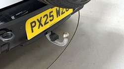 2025 (25) LAND ROVER DEFENDER 3.0 D250 X-Dynamic SE 110 5dr Auto 5268571