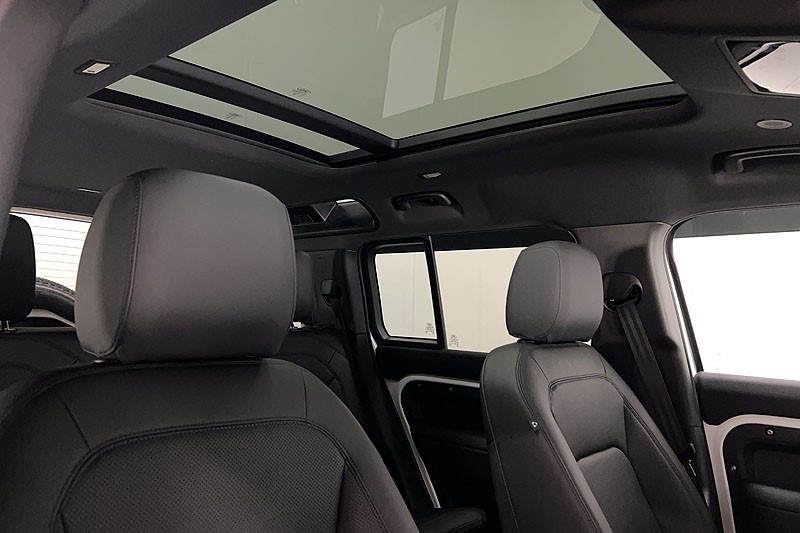 2025 (25) LAND ROVER DEFENDER 3.0 D250 X-Dynamic SE 110 5dr Auto 5268541