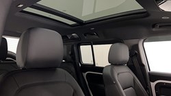 2025 (25) LAND ROVER DEFENDER 3.0 D250 X-Dynamic SE 110 5dr Auto 5268541