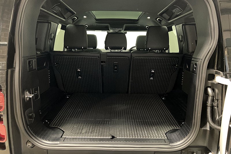 2025 (25) LAND ROVER DEFENDER 3.0 D250 X-Dynamic SE 110 5dr Auto 5268567