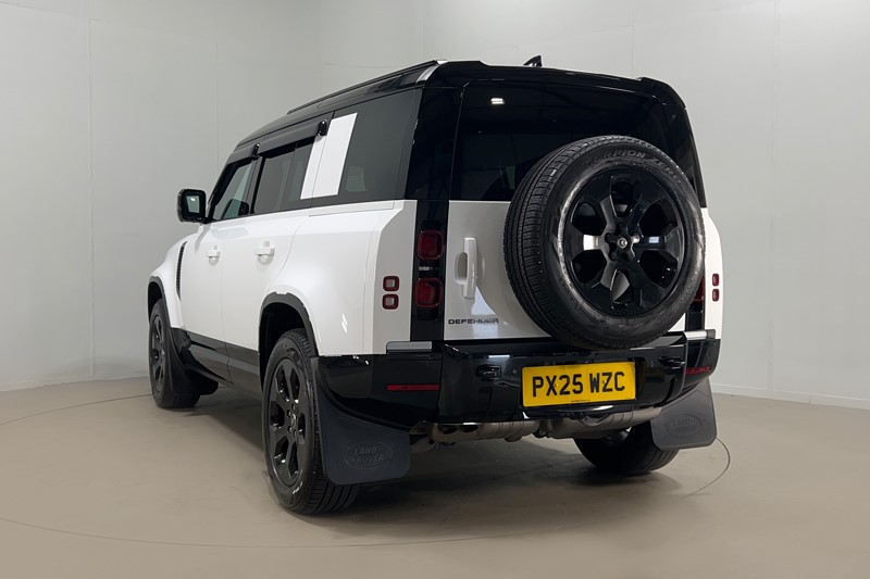 2025 (25) LAND ROVER DEFENDER 3.0 D250 X-Dynamic SE 110 5dr Auto 1