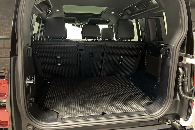 2025 (25) LAND ROVER DEFENDER 3.0 D250 X-Dynamic SE 110 5dr Auto 5268568