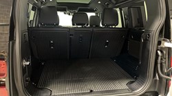 2025 (25) LAND ROVER DEFENDER 3.0 D250 X-Dynamic SE 110 5dr Auto 5268568