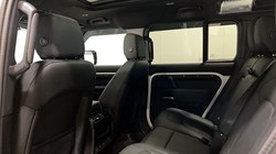 2025 (25) LAND ROVER DEFENDER 3.0 D250 X-Dynamic SE 110 5dr Auto 5268559