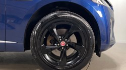 2021 (21) JAGUAR F-PACE 2.0 D200 R-Dynamic S 5dr Auto AWD 5273802