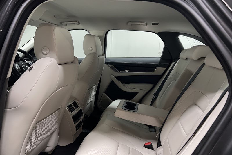 2021 (21) JAGUAR F-PACE 3.0 D300 R-Dynamic SE 5dr Auto AWD 5323722