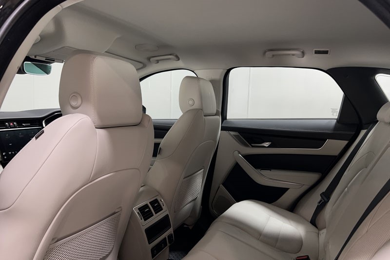 2021 (21) JAGUAR F-PACE 3.0 D300 R-Dynamic SE 5dr Auto AWD 5323718