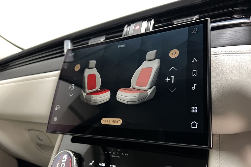 2021 (21) JAGUAR F-PACE 3.0 D300 R-Dynamic SE 5dr Auto AWD 5323714