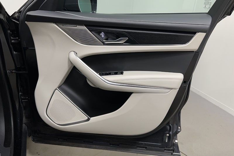 2021 (21) JAGUAR F-PACE 3.0 D300 R-Dynamic SE 5dr Auto AWD 5323694