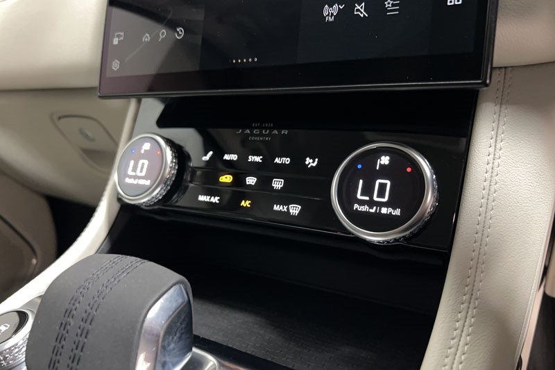 2021 (21) JAGUAR F-PACE 3.0 D300 R-Dynamic SE 5dr Auto AWD 5323707