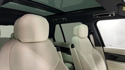 2025 (75) LAND ROVER RANGE ROVER 3.0 D300 SE 4dr Auto 5284014