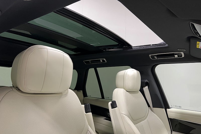 2025 (75) LAND ROVER RANGE ROVER 3.0 D300 SE 4dr Auto 5284016