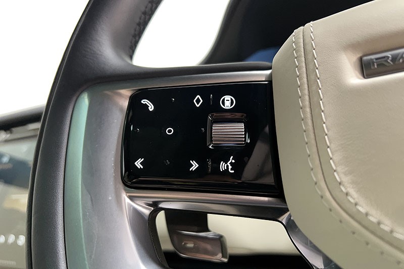 2025 (75) LAND ROVER RANGE ROVER 3.0 D300 SE 4dr Auto 5284018