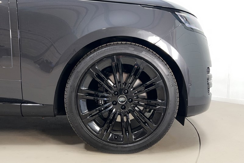 2025 (75) LAND ROVER RANGE ROVER 3.0 D300 SE 4dr Auto 5284004