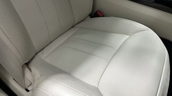 2025 (75) LAND ROVER RANGE ROVER 3.0 D300 SE 4dr Auto 5284013