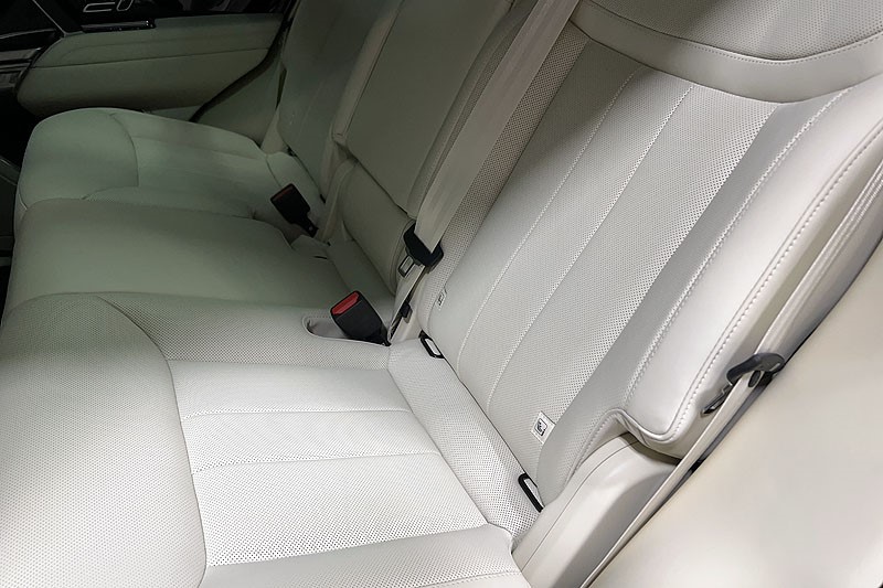 2025 (75) LAND ROVER RANGE ROVER 3.0 D300 SE 4dr Auto 5284037