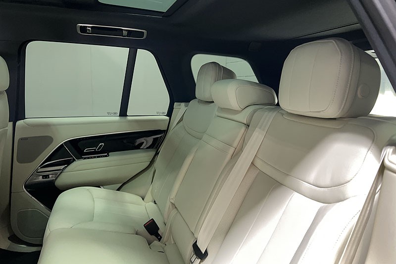 2025 (75) LAND ROVER RANGE ROVER 3.0 D300 SE 4dr Auto 5284036