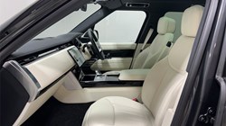 2025 (75) LAND ROVER RANGE ROVER 3.0 D300 SE 4dr Auto 5283999