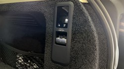 2025 (75) LAND ROVER RANGE ROVER 3.0 D300 SE 4dr Auto 5284043