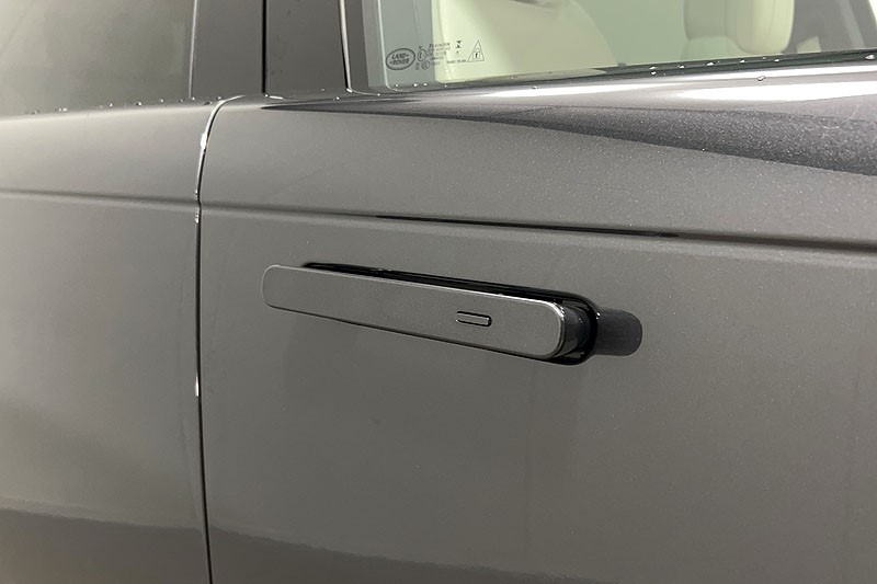 2025 (75) LAND ROVER RANGE ROVER 3.0 D300 SE 4dr Auto 5284048