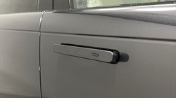 2025 (75) LAND ROVER RANGE ROVER 3.0 D300 SE 4dr Auto 5284048