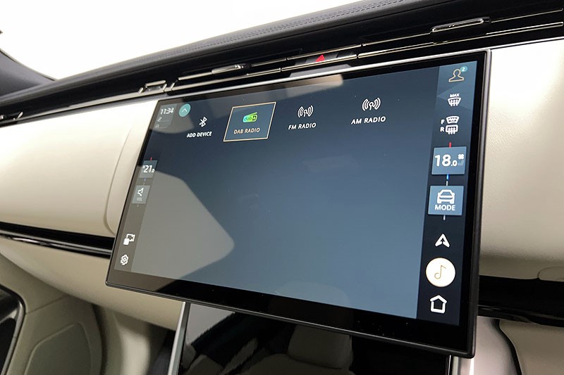 2025 (75) LAND ROVER RANGE ROVER 3.0 D300 SE 4dr Auto 5284026