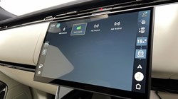 2025 (75) LAND ROVER RANGE ROVER 3.0 D300 SE 4dr Auto 5284026