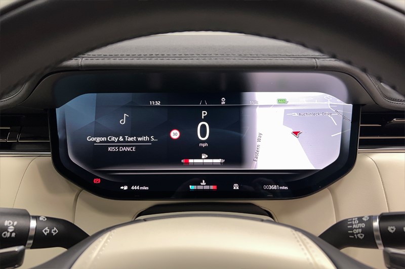 2025 (75) LAND ROVER RANGE ROVER 3.0 D300 SE 4dr Auto 5284019