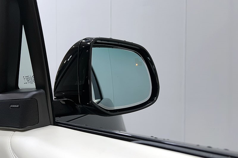 2025 (75) LAND ROVER RANGE ROVER 3.0 D300 SE 4dr Auto 5284012