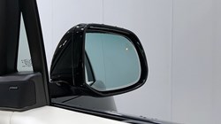 2025 (75) LAND ROVER RANGE ROVER 3.0 D300 SE 4dr Auto 5284012