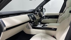 2025 (75) LAND ROVER RANGE ROVER 3.0 D300 SE 4dr Auto 5284032