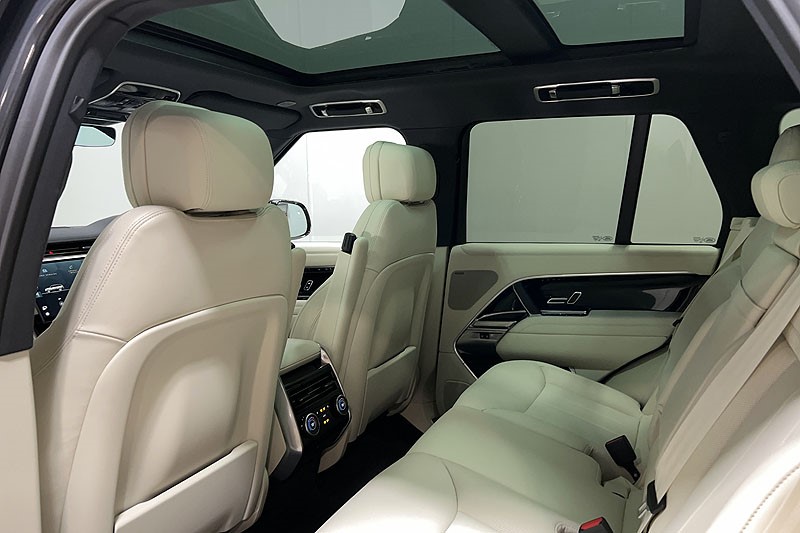 2025 (75) LAND ROVER RANGE ROVER 3.0 D300 SE 4dr Auto 5284035