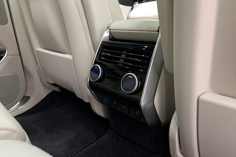 2025 (75) LAND ROVER RANGE ROVER 3.0 D300 SE 4dr Auto 5284008