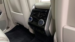 2025 (75) LAND ROVER RANGE ROVER 3.0 D300 SE 4dr Auto 5284008