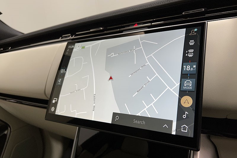 2025 (75) LAND ROVER RANGE ROVER 3.0 D300 SE 4dr Auto 5284025