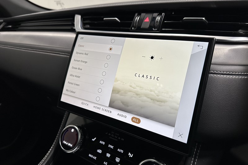 2022 (71) JAGUAR F-PACE 2.0 D200 R-Dynamic SE 5dr Auto AWD 5294918