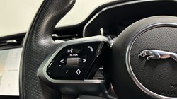 2022 (71) JAGUAR F-PACE 2.0 D200 R-Dynamic SE 5dr Auto AWD 5294906