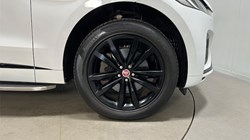 2022 (71) JAGUAR F-PACE 2.0 D200 R-Dynamic SE 5dr Auto AWD 5294891