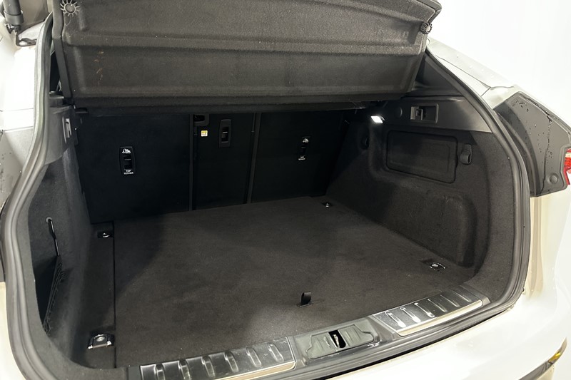 2022 (71) JAGUAR F-PACE 2.0 D200 R-Dynamic SE 5dr Auto AWD 5294928