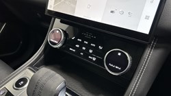 2022 (71) JAGUAR F-PACE 2.0 D200 R-Dynamic SE 5dr Auto AWD 5294909