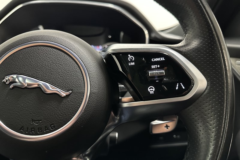 2022 (71) JAGUAR F-PACE 2.0 D200 R-Dynamic SE 5dr Auto AWD 5294905