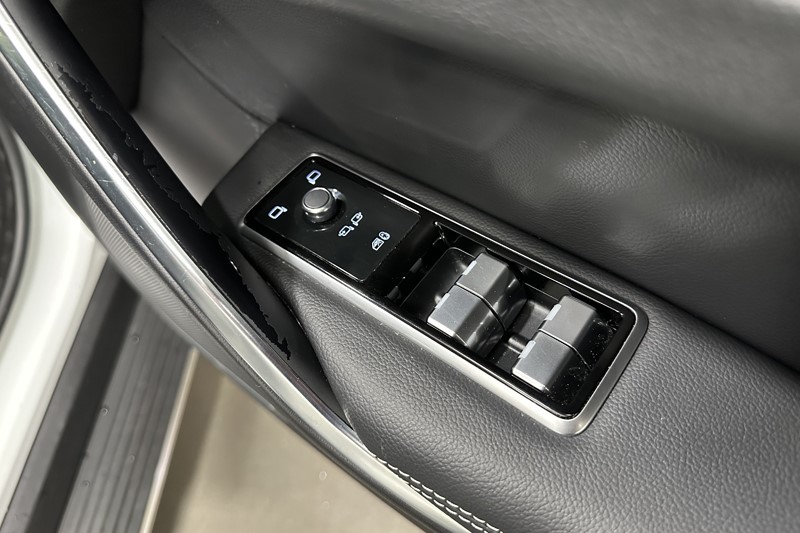 2022 (71) JAGUAR F-PACE 2.0 D200 R-Dynamic SE 5dr Auto AWD 5294897