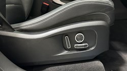2022 (71) JAGUAR F-PACE 2.0 D200 R-Dynamic SE 5dr Auto AWD 5309685